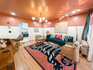 The Flamingo Suite 1 King - Columbia - 5