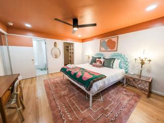 The Flamingo Suite 1 King - Columbia - 3