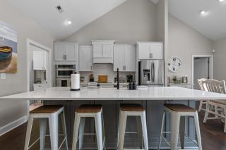 Luxurious Pine Manor Golf Front Estate - - 8