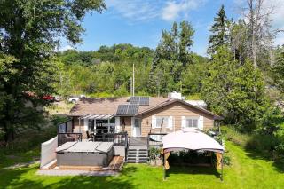 Waterfront Cottage with Swim Spa, BBQ, and Boat Dock - Frankford - 5
