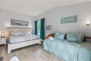 Cozy King Suite Steps to the Beach (441) - Old Orchard Beach - 1