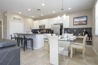 4-bedroom Townhome Resort with Private Pool and BBQ Grill - Kissimmee - 5