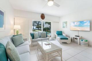Beachfront Condo next to Ritz - West Bay - 0