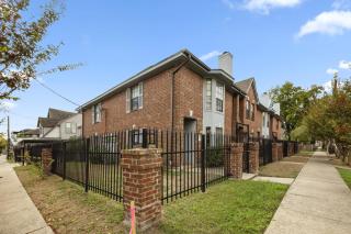 Walkable Montrose 2BR Houston Mural Sleeps 9 - 4