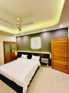 Luxury 2 Bedroom Apartment- F11 Islamabad - Islamabad - 6