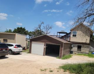 Stylish Garage Apartment by Reese Creek - 9