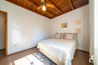Casa com 04 quartos e área de churrasqueira - Bombinhas - 9