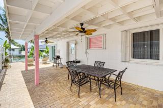 Waterfront Key Colony Beach Home with Golf Cart! - 9