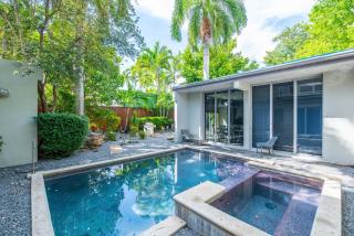 Contra House -Luxury Home With Pool - 4
