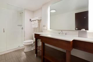 Holiday Inn Express & Suites Cincinnati Riverfront by IHG - Covington - 1