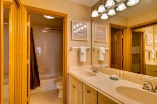 Highlands Lodge 201 by East West Hospitality - 7