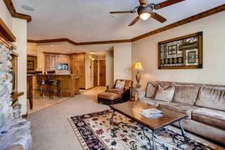 Highlands Lodge 208 by East West Hospitality - 4
