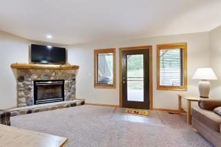 Sunset Condominiums: The Retreat - Arkdale - 9