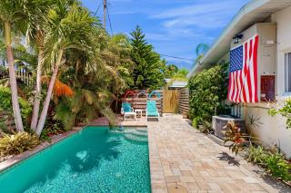Gertie's Coconut House - 0