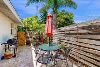 Gertie's Coconut House - 7