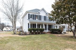 Stylish New 3BR 2.5BA Fire Pit Fence yard - Thompsons Station - 4