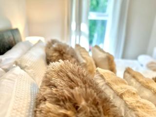 Heritage Town Welsh Cottage - 2