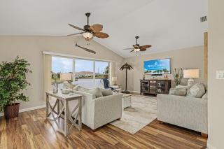 Coastal Breeze Relax and Adventure - Cape Coral - 7