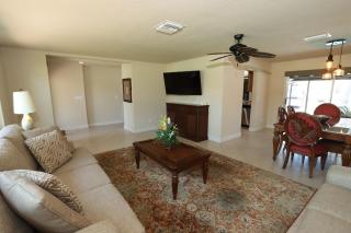 Endless Summer Charming Waterfront Home - Cape Coral - 5