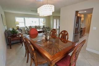 Endless Summer Charming Waterfront Home - Cape Coral - 2
