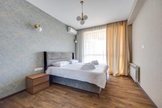 Bright and Comfortable 3BR Apartment - City Views - 2