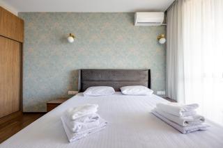 Bright and Comfortable 3BR Apartment - City Views - 3