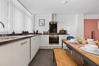 Glevum Lodge - 2 Bedroom Town Centre Apartment - 5