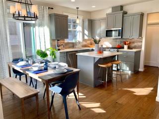 Bluebird Day - River Trail House - Bend - 2