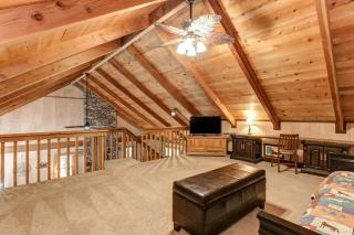 Reel Bliss Cabin - Cozy rustic interiors Wifi fireplace and lake access - Marblehill - 7