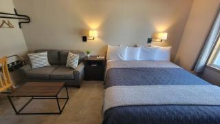 The Golden Bear Motel - Tok - 3