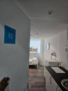 Tavellers Room in Delta DPF2 - Croydon - 7
