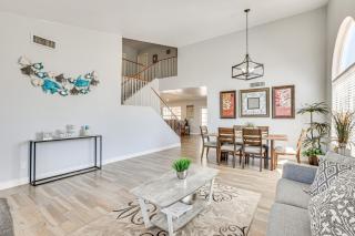 Glendale Gem Outdoor Pool Table and Kitchen! - Glendale - 6