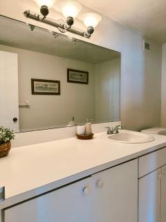 Pavilion Beach Front Apartment with Balcony - 2