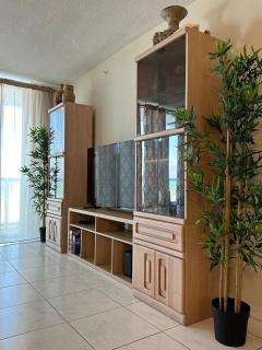 Pavilion Beach Front Apartment with Balcony - 7