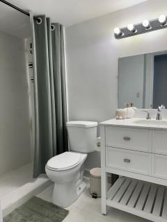 Pavilion Beach Front Apartment with Balcony - 5