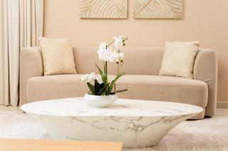 Prime Retreats @ Downtown Views by Emaar - 7