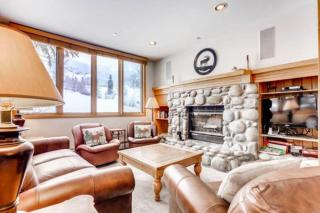Highlands Lodge 304 by East West Hospitality - 6