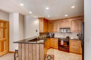 Highlands Lodge 304 by East West Hospitality - 3