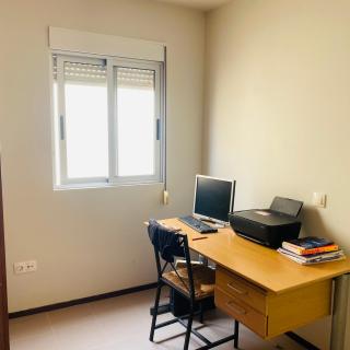 Apartamento T2 e escritorio mobiliado, tudo incluído , água, luz, internet, maquina de lavar - Fazenda Real - 0
