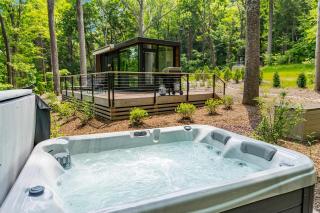Modern Riverside Cabin w Hot Tub Fire Pit Kayaks - Rileyville - 8