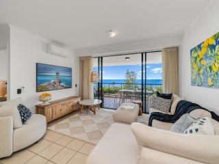 Alex Beachfront Apartment - Alexandra Headland - 0