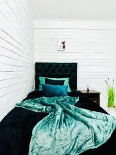 Comoda y privada Habitacion a solo pasos de metro zapadores - Santiago - 0