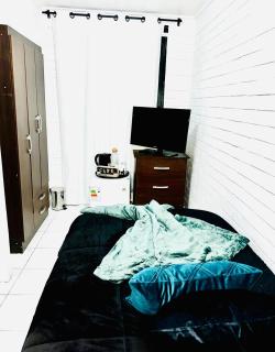 Comoda y privada Habitacion a solo pasos de metro zapadores - Santiago - 7