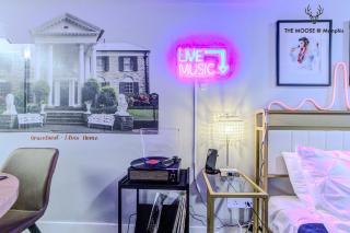 The Moose #4 - Elvis Presley King Suite with Free Parking and WIFI - Memphis - 7