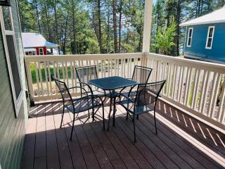 Elk Ridge Village 301D Cozy Cabin with views of Flathead Lake and the mountains - Lakeside - 2