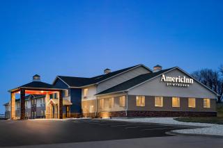 AmericInn by Wyndham Williamsburg - Williamsburg - 0