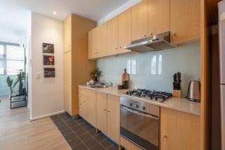 Artful Escape on York - A Stylish East End Lifestyle - 7