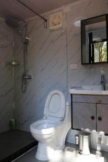 Creek Glamping Tent - - 1