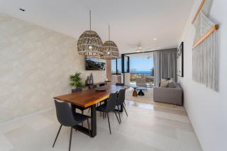 Private and heated POOL with ARCH VIEW new condo! - El Pueblito - 1