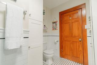 Cozy 3 Bedroom Hollywood Home- Quick Walk To All Tourist Spots! - Los Angeles - 5